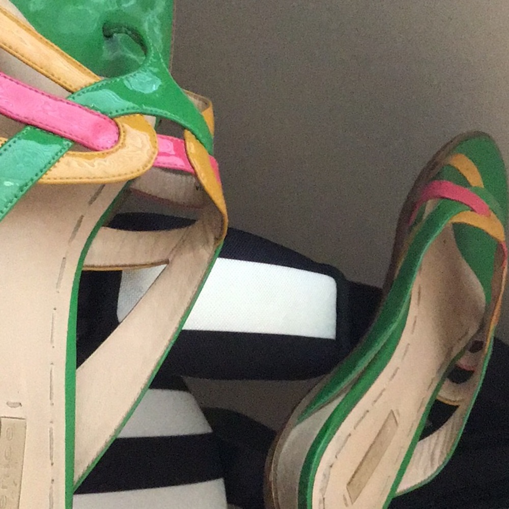 This Shoe is Beautiful!🔥 - Picture 5 of 7